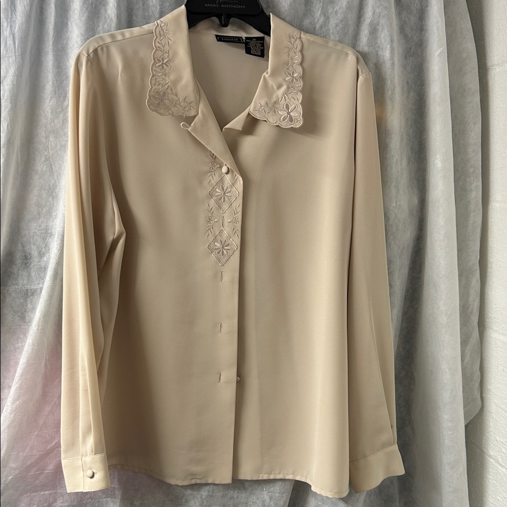 Laura Scott Cream Embroidered Collar Button-Down Blouse size 16